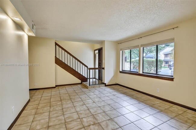 Foto del edificio - 247 Wimbledon Lakes Dr