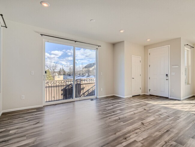 Building Photo - Modern Luxury 3BR/2.5BA Gem located in Aur...