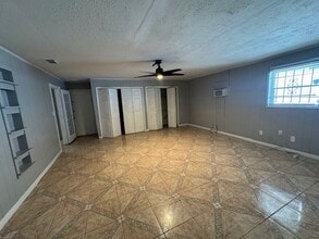 Building Photo - 10607 Bainbridge St