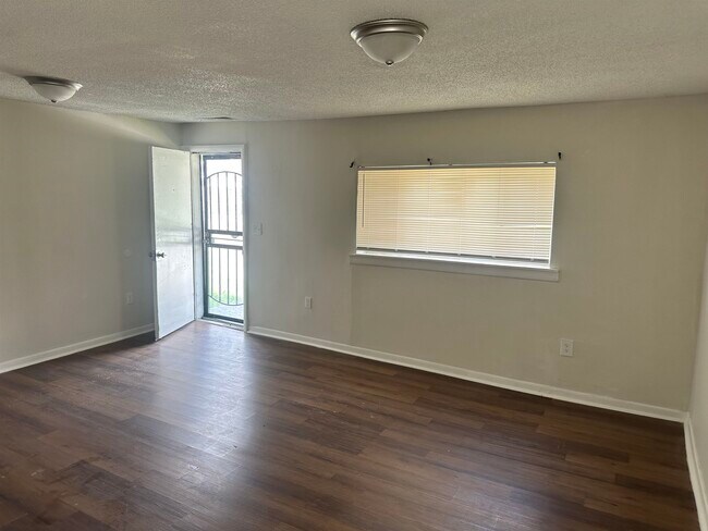 Foto del edificio - 1539 Barton St