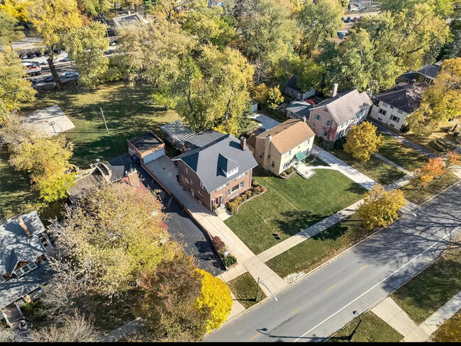 Foto del edificio - 10015 S Longwood Dr