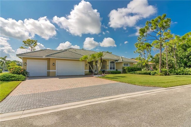 Building Photo - 5165 SE Lost Lake Way