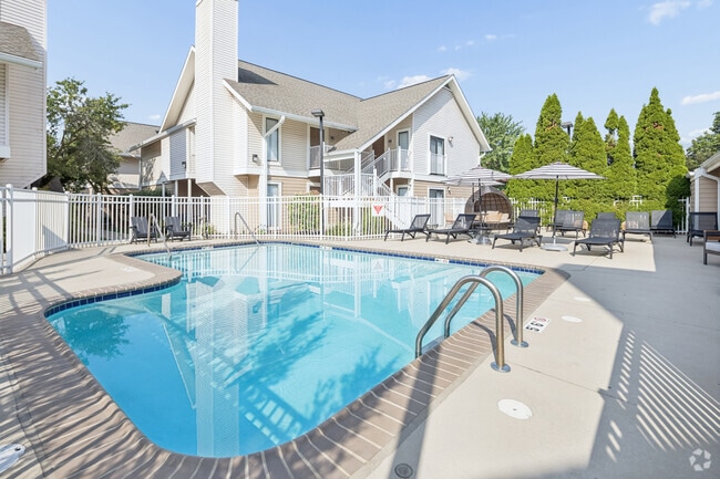 Community Pool - AVIA Lofts on Victors Way