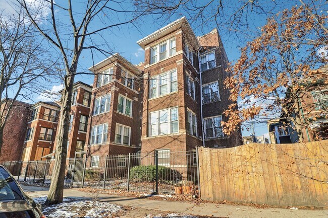 Foto del edificio - 7622 N Greenview Ave