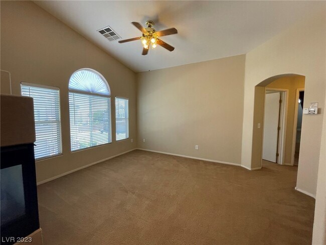 Building Photo - 7115 Bear Paw Creek St