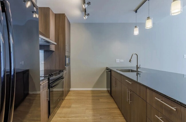 Foto del edificio - 211 W Scott St