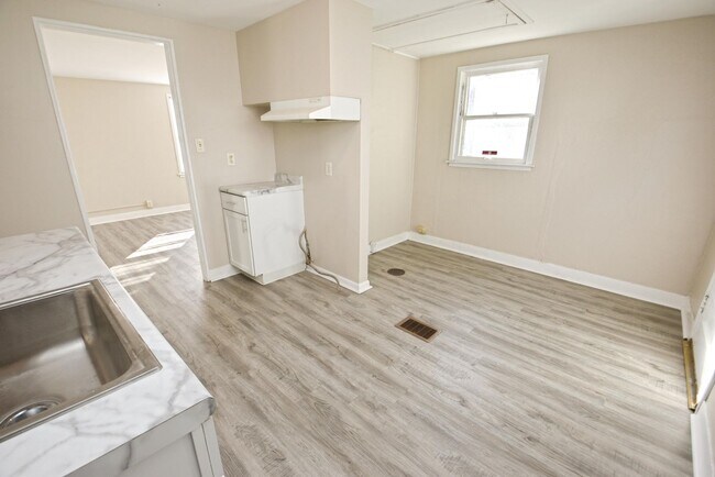 Foto del edificio - Remodeled, 2 bedroom South Bend IN home