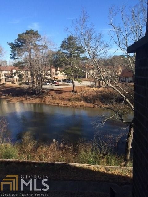 Building Photo - 1305 Camelot Dr