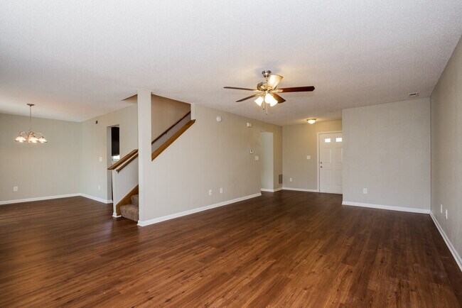 Foto del edificio - 707 Deer Trail Dr