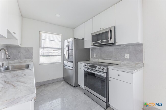 Building Photo - 1805 N 38th St