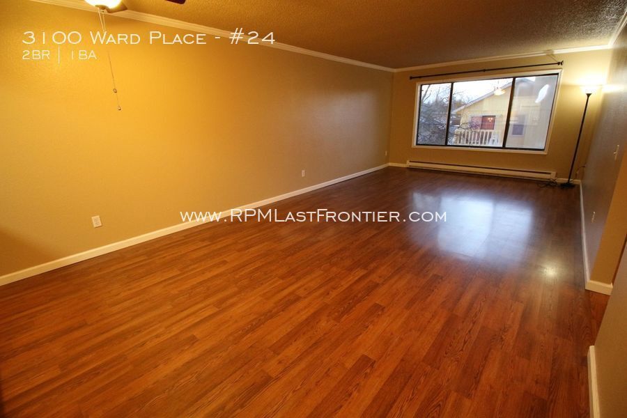 Foto principal - West Anchorage Condo! Huge living room!