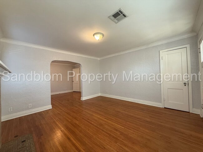 Foto del edificio - For Lease | Midtown Tulsa | Available Now