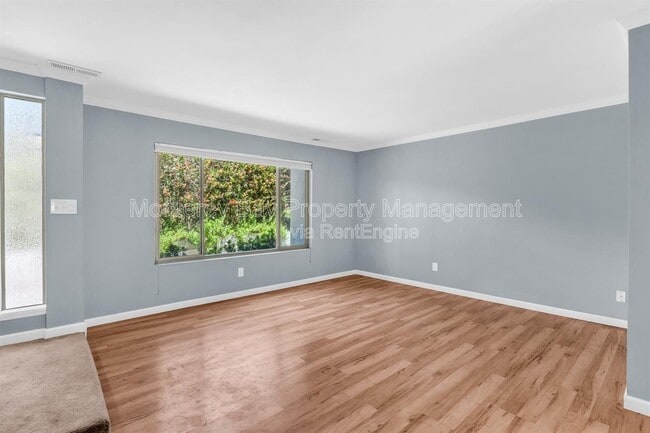 Building Photo - 3137 Seacrest Ave