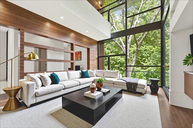 Foto del edificio - 2105 Fairhaven Cir NE