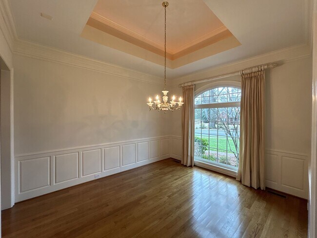 Building Photo - Myers Park - T.R. Lawing Realty Property