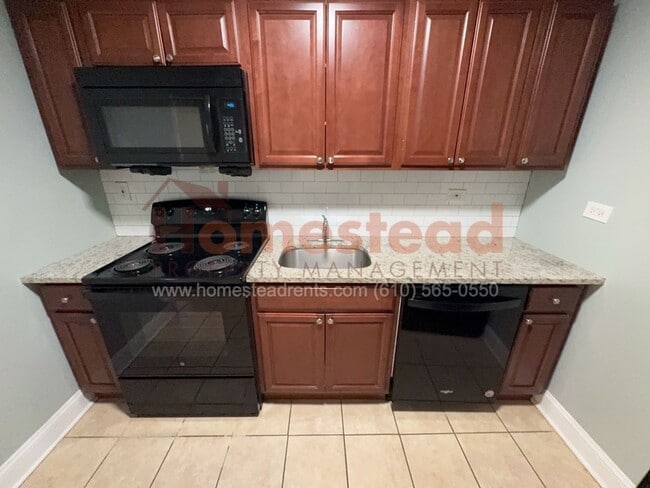 Building Photo - 3 BEDROOM HOME IN CLIFTON HEIGHTS!