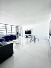 Building Photo - 100 Lincoln Rd