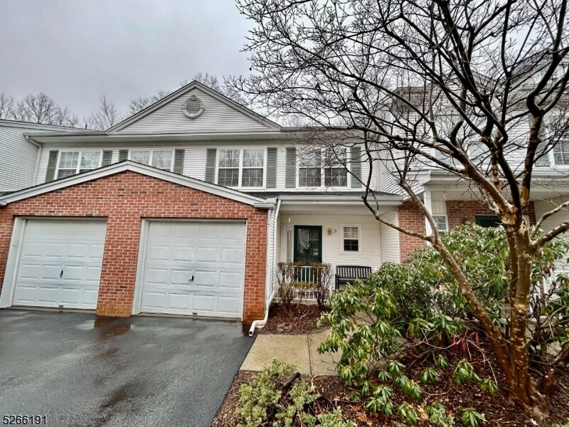 Primary Photo - 31 Maple Ln