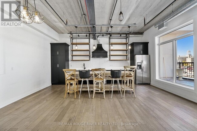 Building Photo - 169 Division St