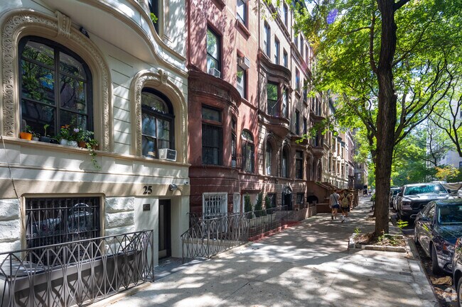 Foto del edificio - 23 W 87th St