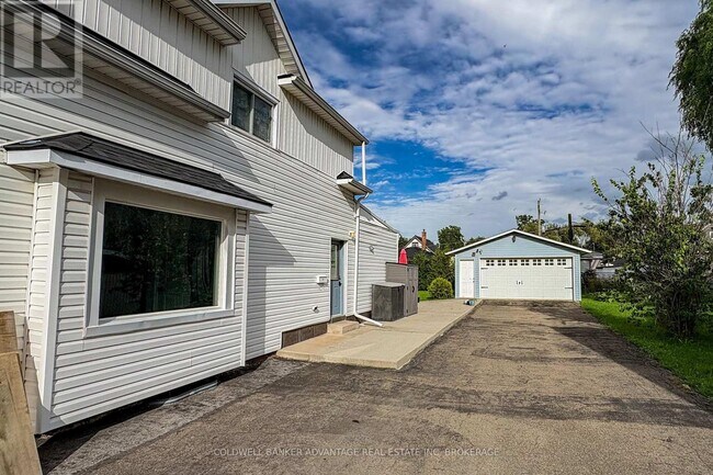 Photo du bâtiment - 13 Alberta St