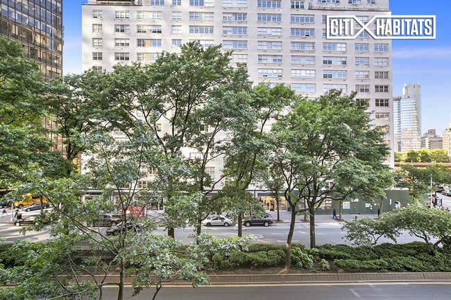 Building Photo - LINCOLN SPENCER