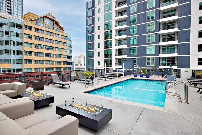 Foto del edificio - 425 W Beech St