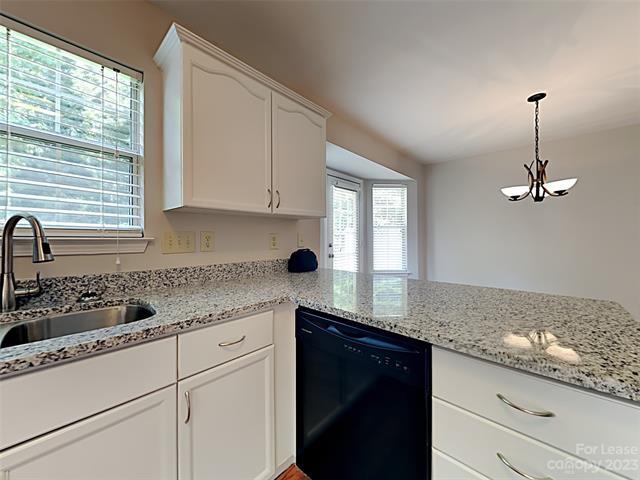Foto del edificio - 3411 Mayhurst Dr