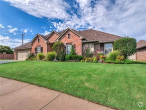 Building Photo - 16501 Moorgate Ln