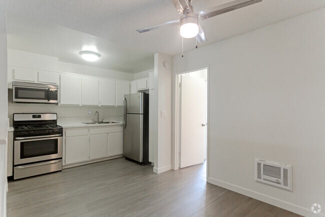 1BR,1BA-700SF-Kitchen - Weddington