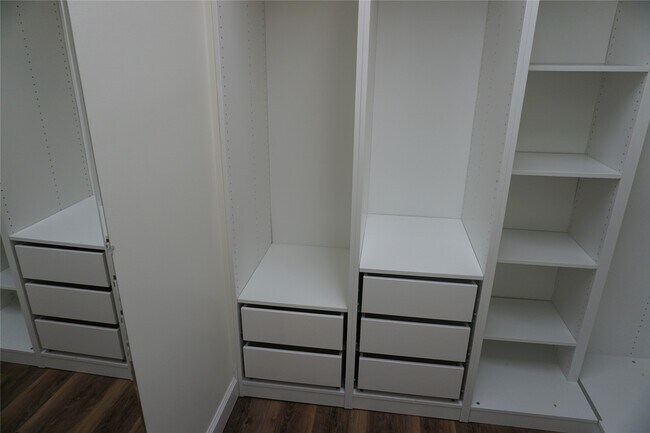 Building Photo - 1610 Antoine Dr