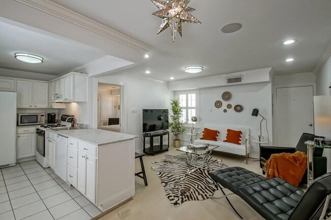 Foto del edificio - 1323 Dauphine St