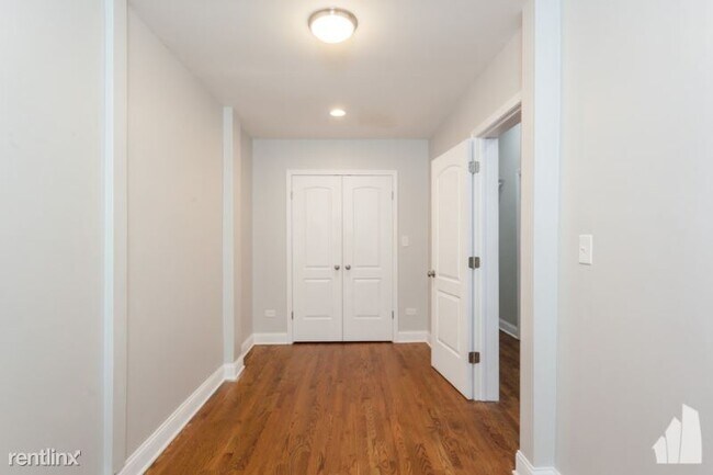 Building Photo - 1713 N Francisco Ave