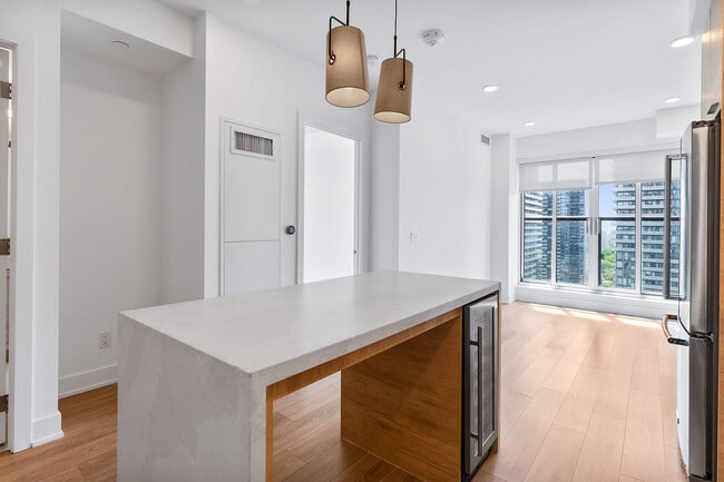 Photo du bâtiment - 200 Redpath Ave