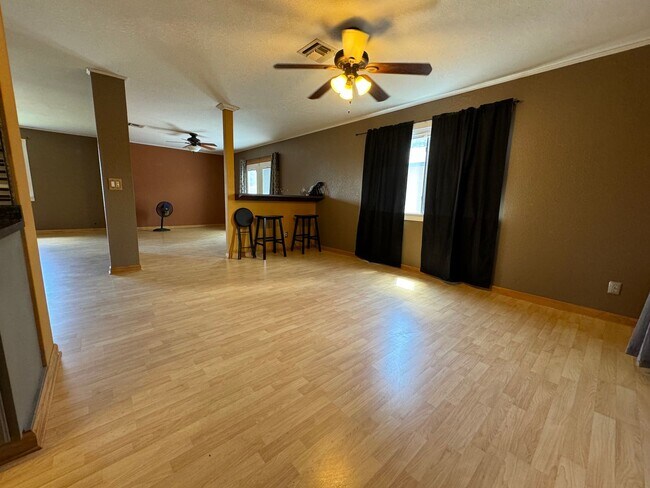 Building Photo - 3BR/2BA/1CG, 1489 sq.ft. rental in Huachuc...