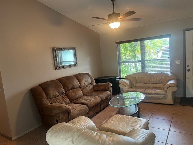 Foto del edificio - 958 Florida Pkwy