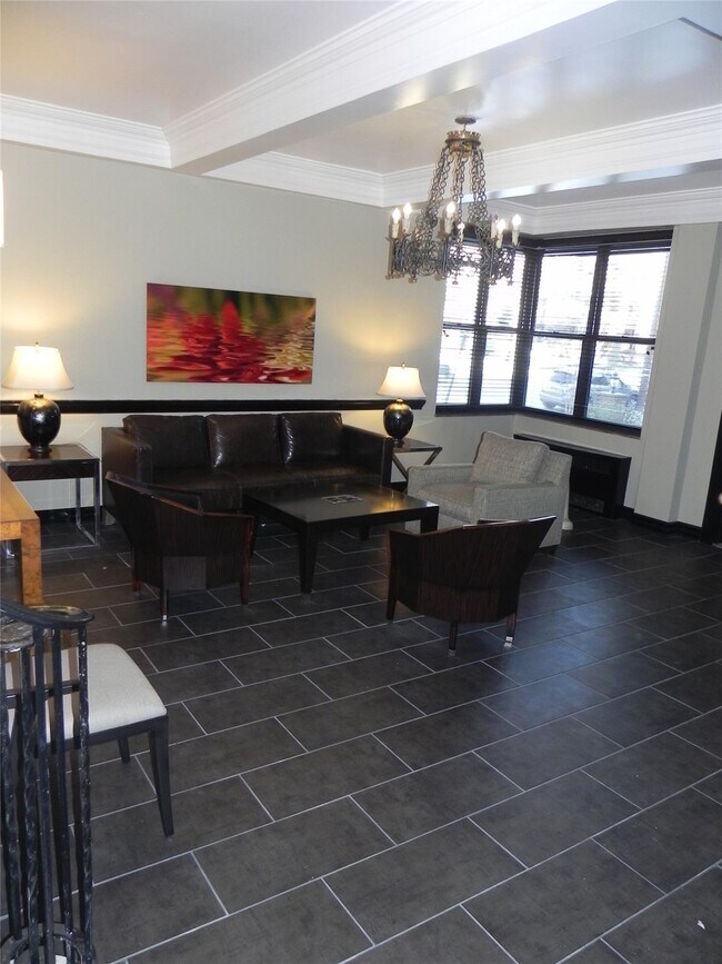 Foto del edificio - 160 S Middle Neck Rd