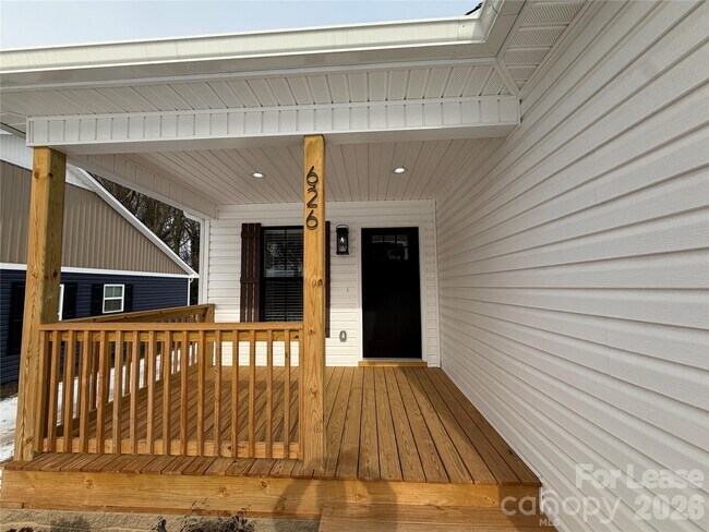 Foto del edificio - 626 W Bell St