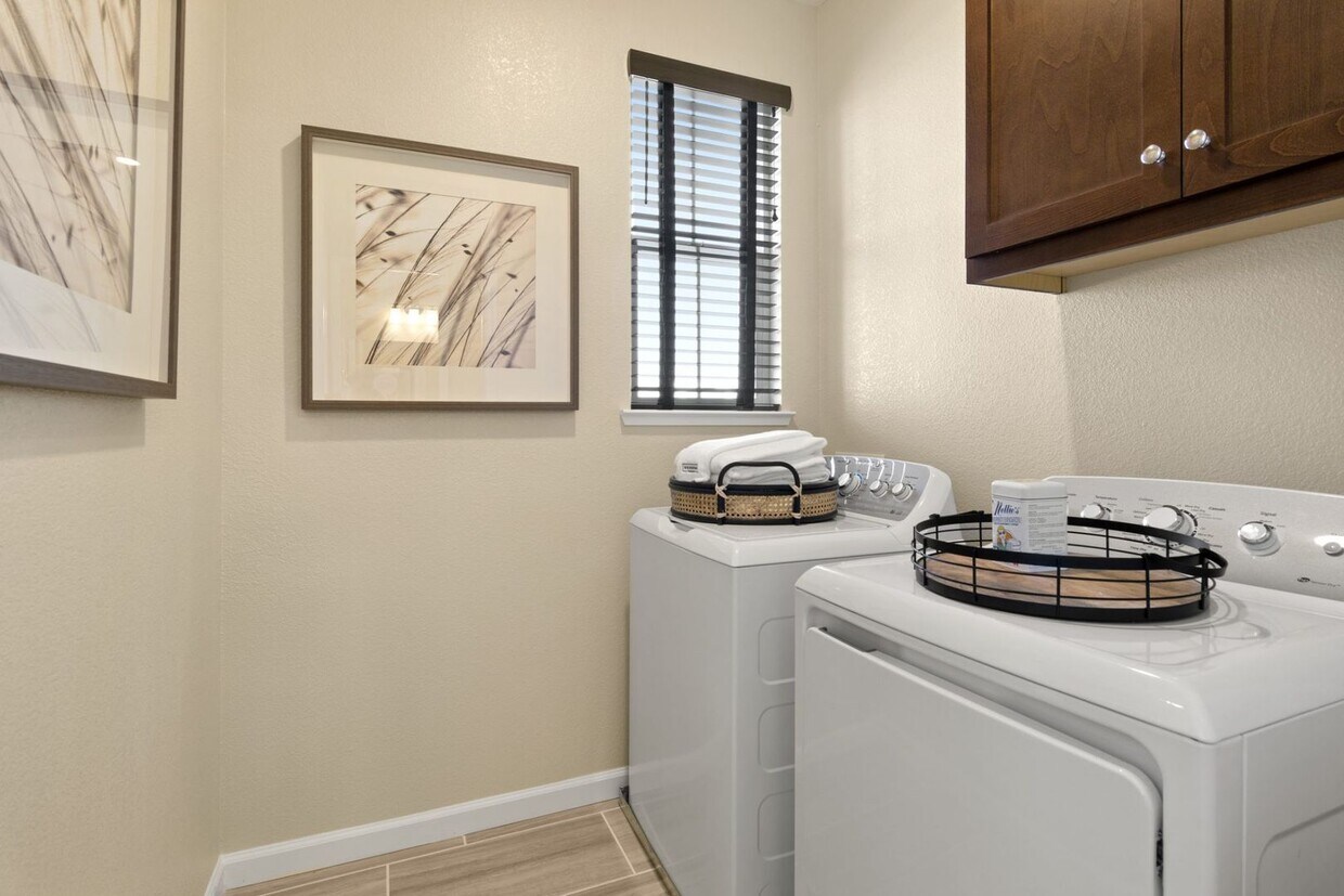 Building Photo - Provence Townhomes - Natomas
