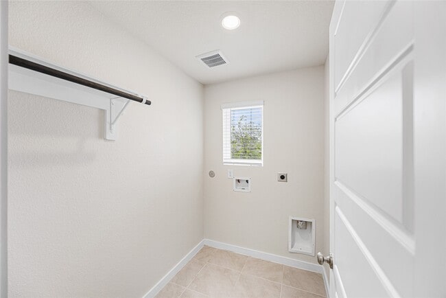 Building Photo - 7103 Blue Oak Dr
