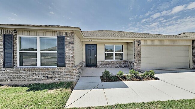 Building Photo - 309 Blue Dr