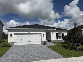 Building Photo - 13946 BLUE HAVEN Dr
