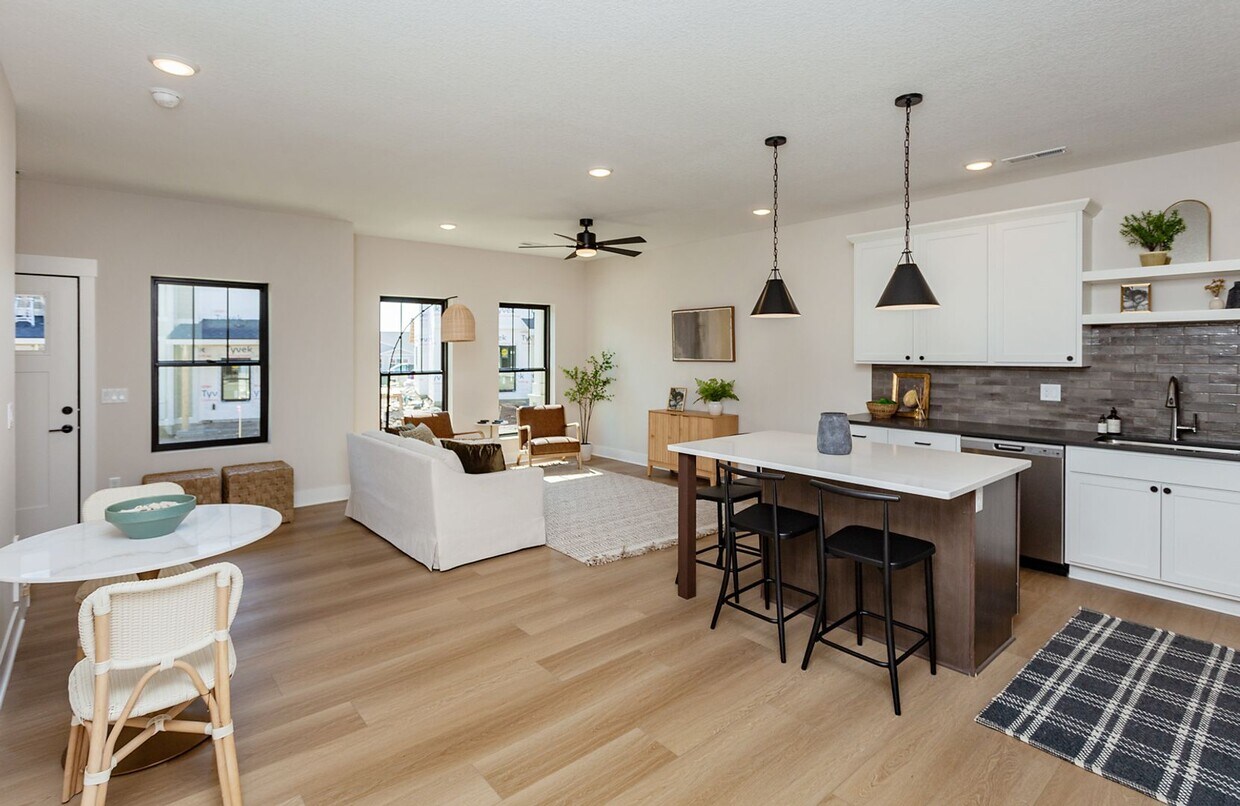 Foto principal - Southwest Prairie Trail Townhomes - 3 Bed ...