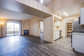 Building Photo - 7885 W Flamingo Rd