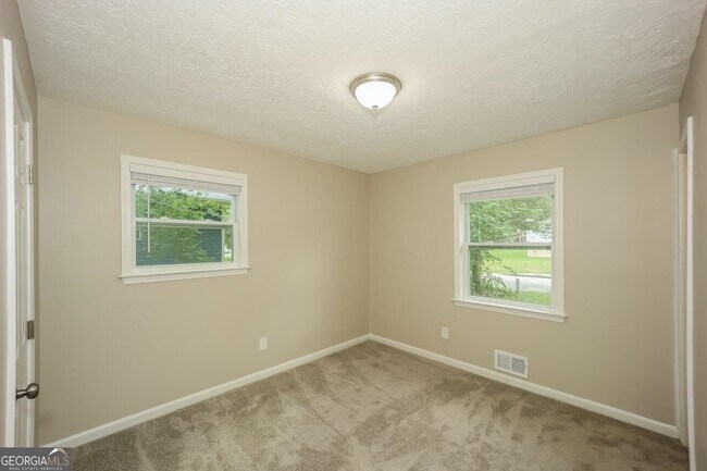 Foto del edificio - 223 W Canterbury Dr
