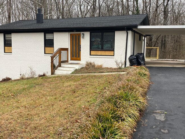 Building Photo - 305 Druid Hills Dr