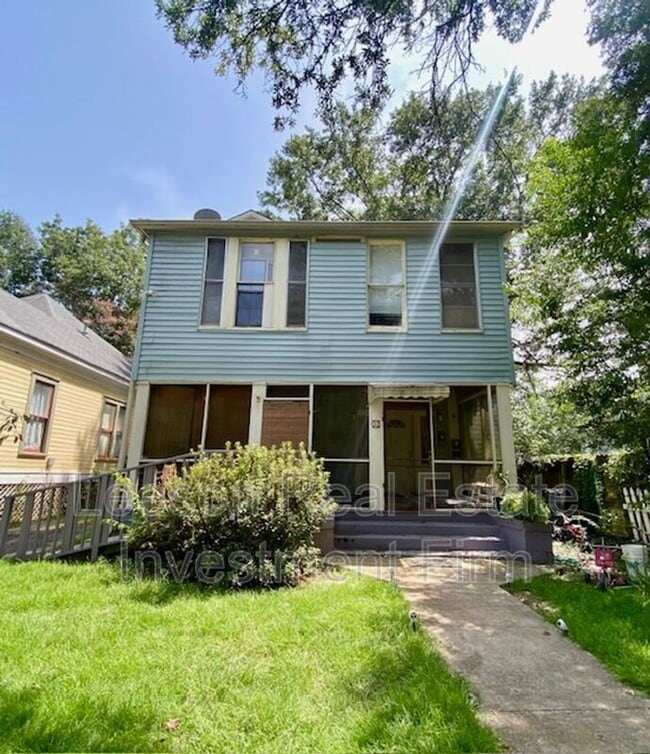 Building Photo - 533 Merrick St