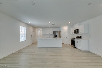 Building Photo - 6229 Mangler St