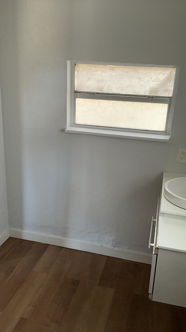 Building Photo - 1306 Carlsbad Pl