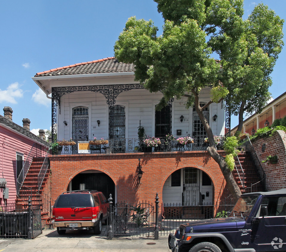 Building Photo - 918-920 Bourbon St